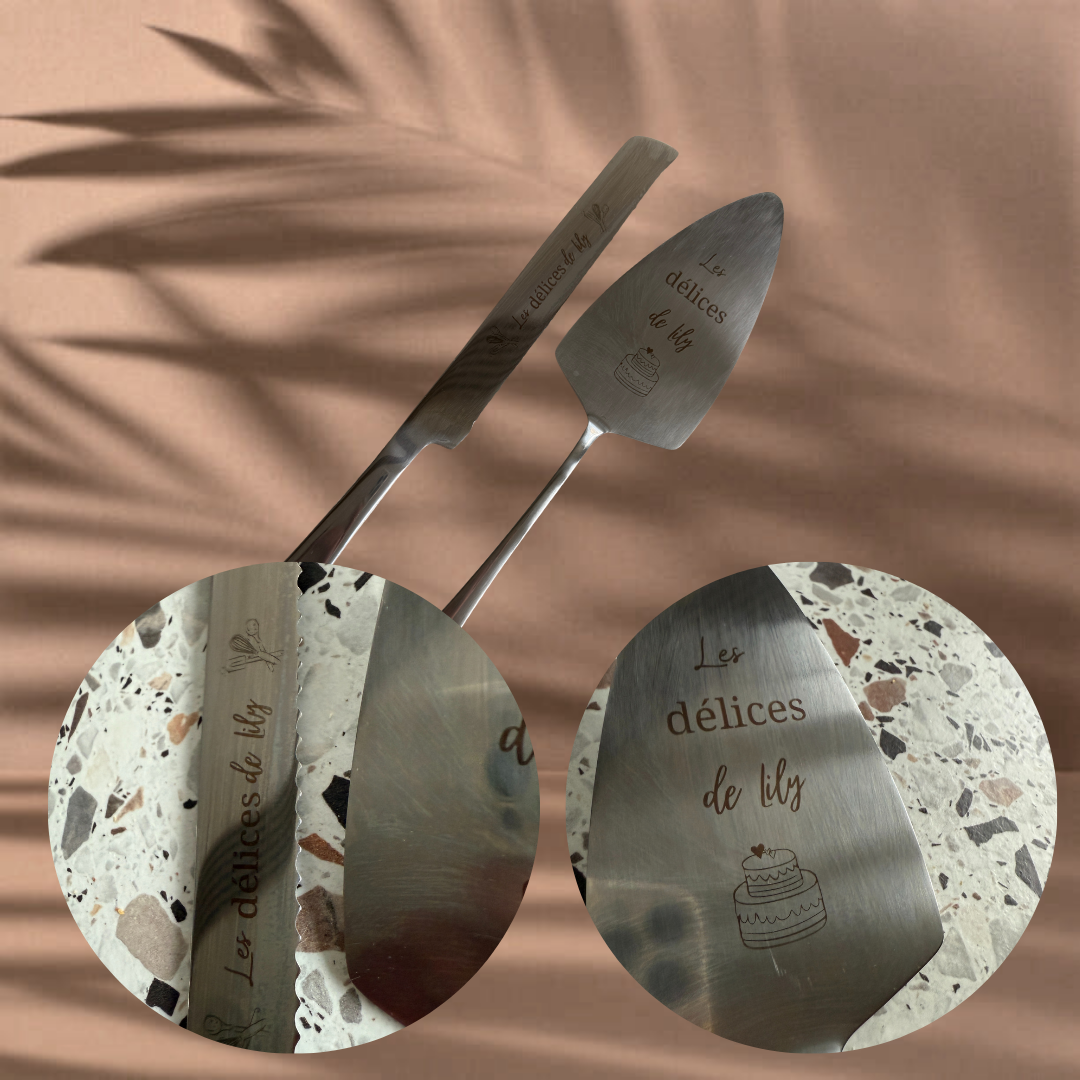 đ° Pelle et couteau Ă tarte gravĂ©s - Lily â Personnalisables