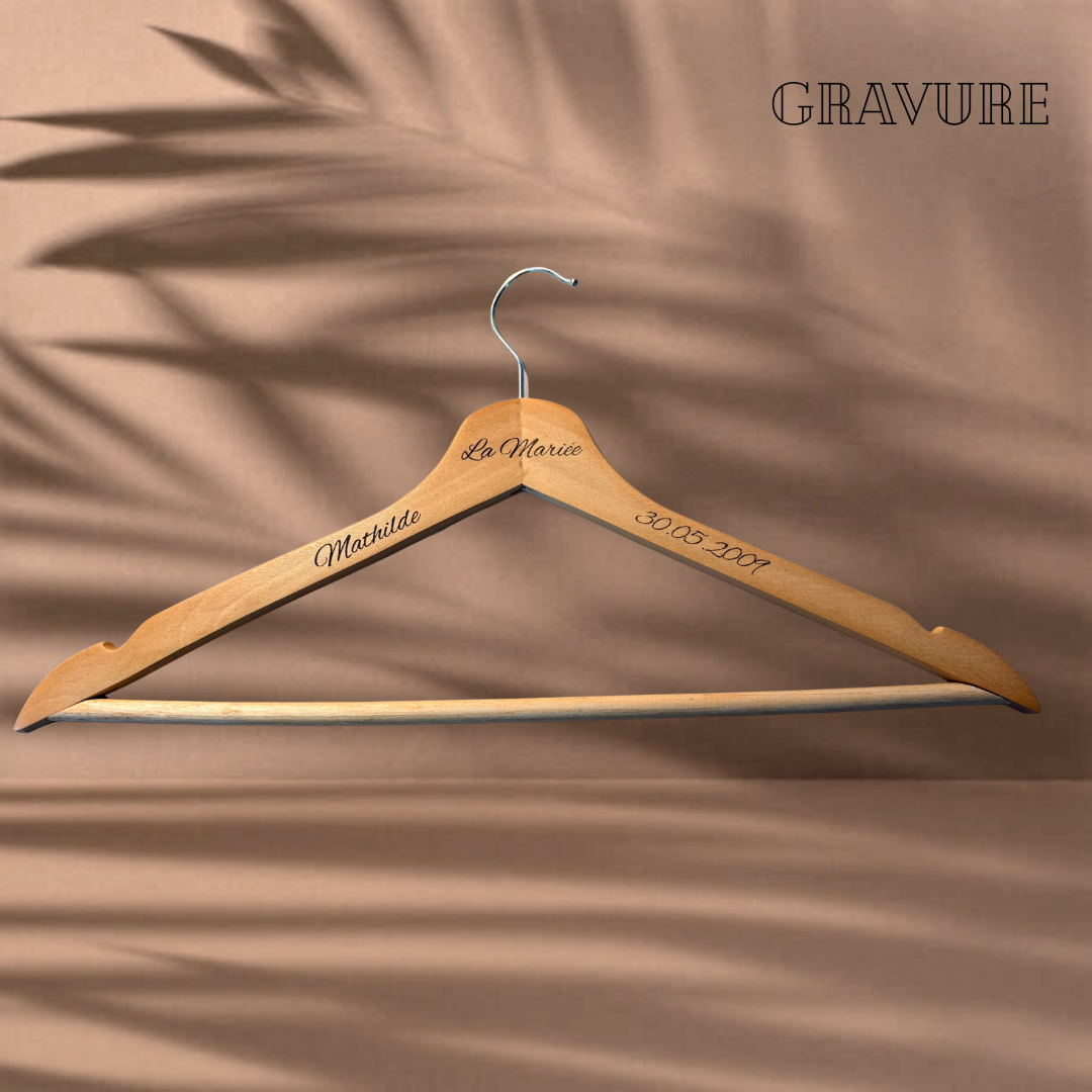 Cintre mariés gravé